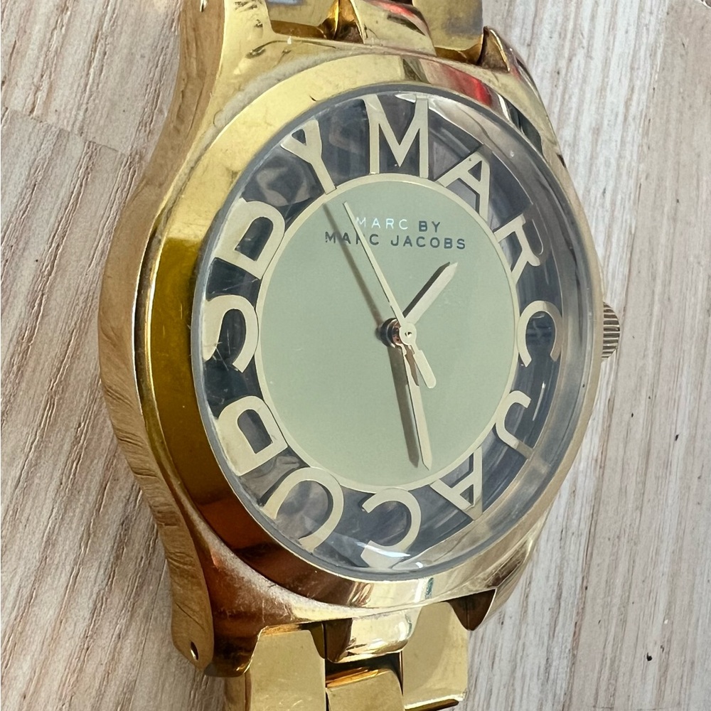 Marc by Marc Jacobs ladies gold tone watch NEW BATTERY